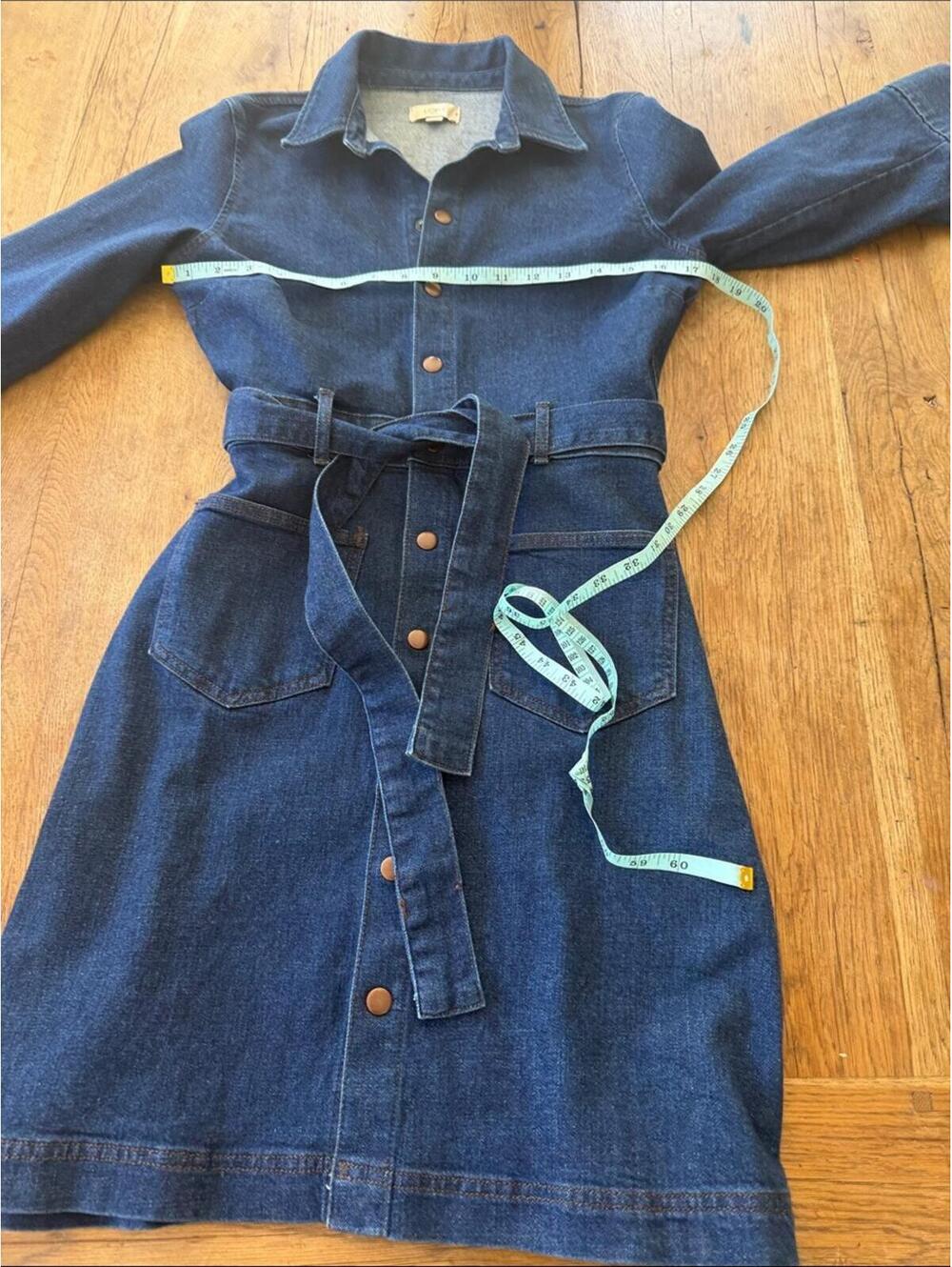 Women’s Loft Denim Belted snap Long Sleeve Dress. Size 4 - Picture 4 of 6
